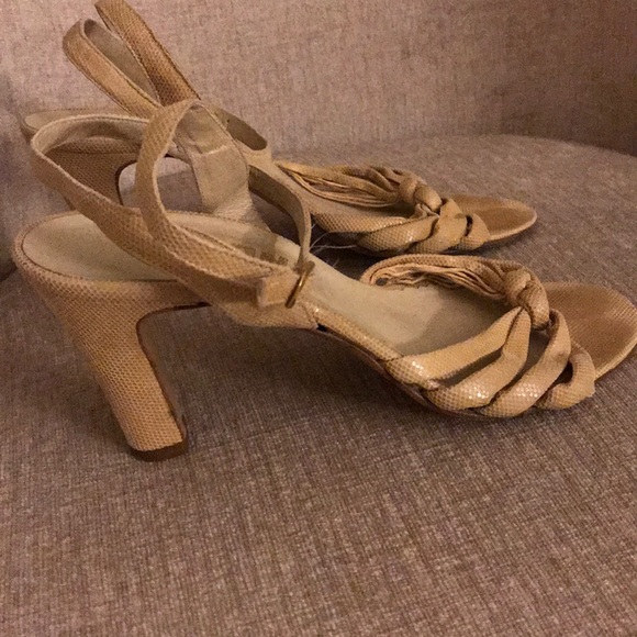 Tosoni heels - Picture 4 of 8